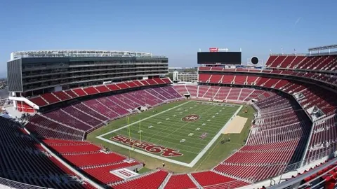 勒沃库森击败利物浦，希克关键进球助力获胜