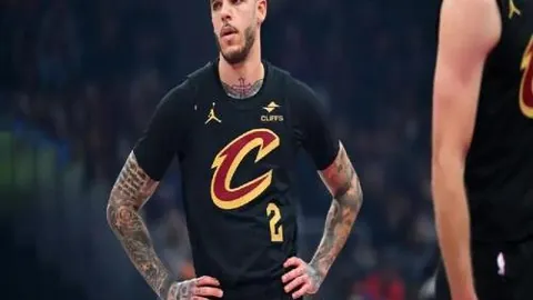 澳女赛场风云再起：王牌对决，谁能逆袭翻盘？